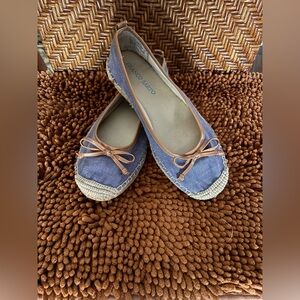 Super Cute Franco Sarto Denim, & Burlap w Leather Bow & Trim Detailed Flats 8.5M